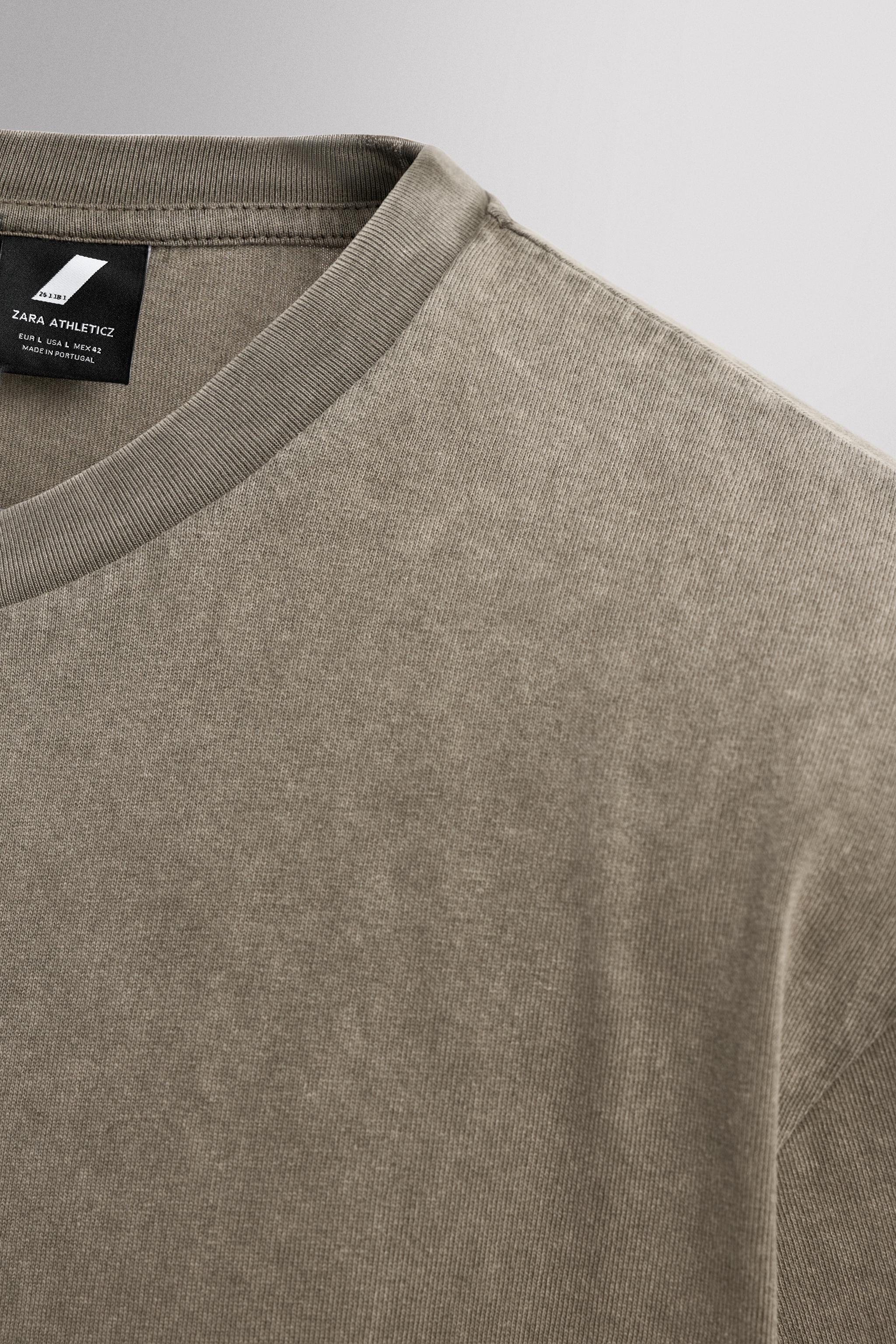 PRINTED GRAPHIC RUNNING T-SHIRT
